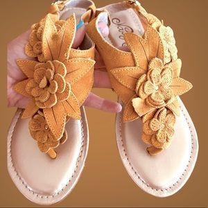 Naughty Monkey Unique Yellow Suede Floral Sandals Sz 10 Like New